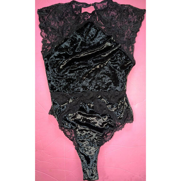Victoria's Secret S TEDDY Bodysuit velvet velour BLACK Lace